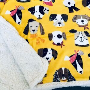 Dog Faces Plush Sherpa Yellow Pet Throw Blanket
